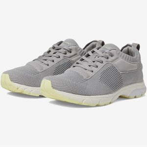 Vionic Endure Woman’s Sneakers Light Grey - Size 7!